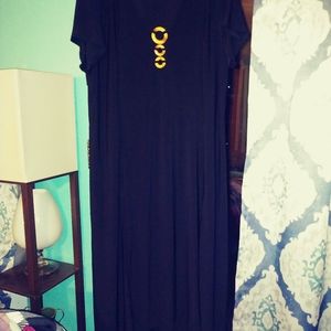 Plus size flowy black dress